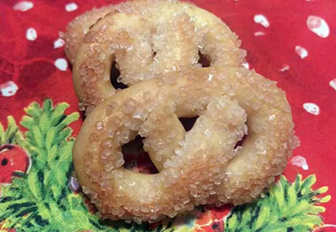 Flødekringle, biscotti natalizi danesi a forma di bretzel ricoperti di zucchero