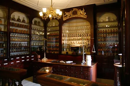 Antica farmacia in legno del Medical Museion a Frederiksstaden