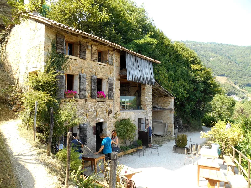 The Osteria senz'Oste, rustic stone farmhouse among vineyards in Valdobbiadene